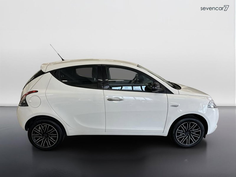 Lancia Ypsilon usata a Verona (4)