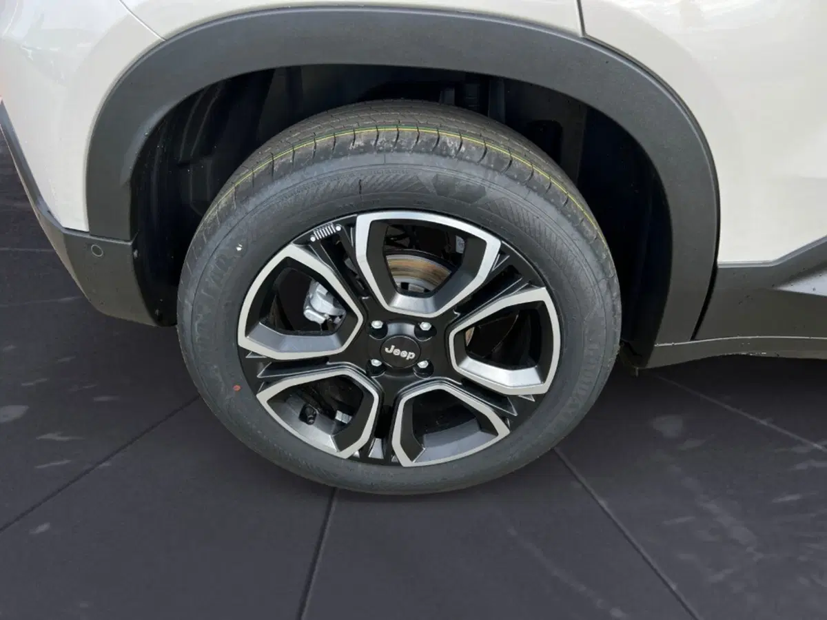 Jeep Avenger nuova a Verona (7)