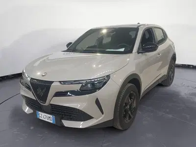 Alfa Romeo Junior 1.2 ibrida 145cv edct6 del 2025 usata a Surbo