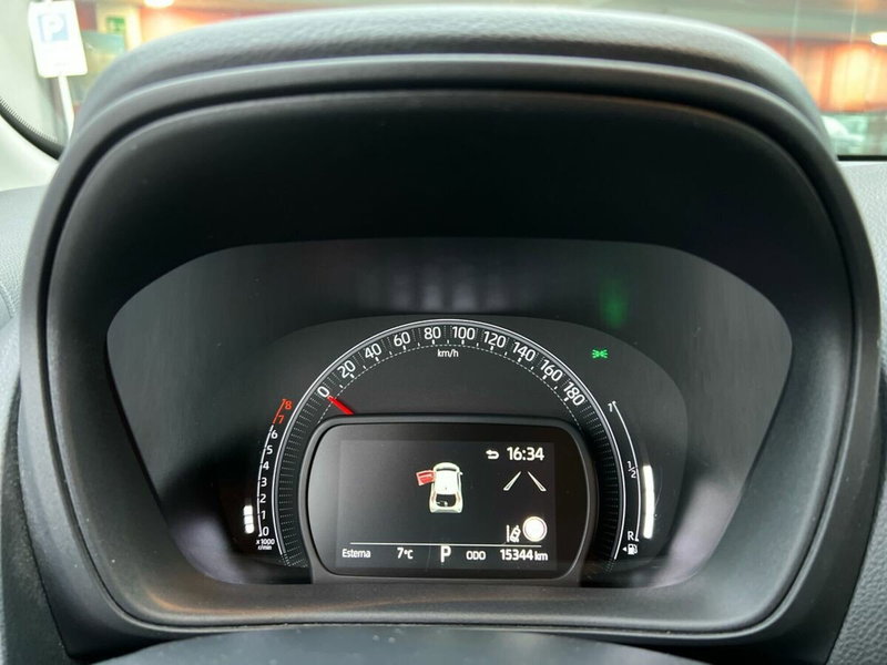 Toyota Aygo X usata a Sondrio (10)