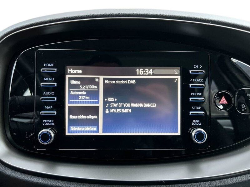 Toyota Aygo X usata a Sondrio (14)