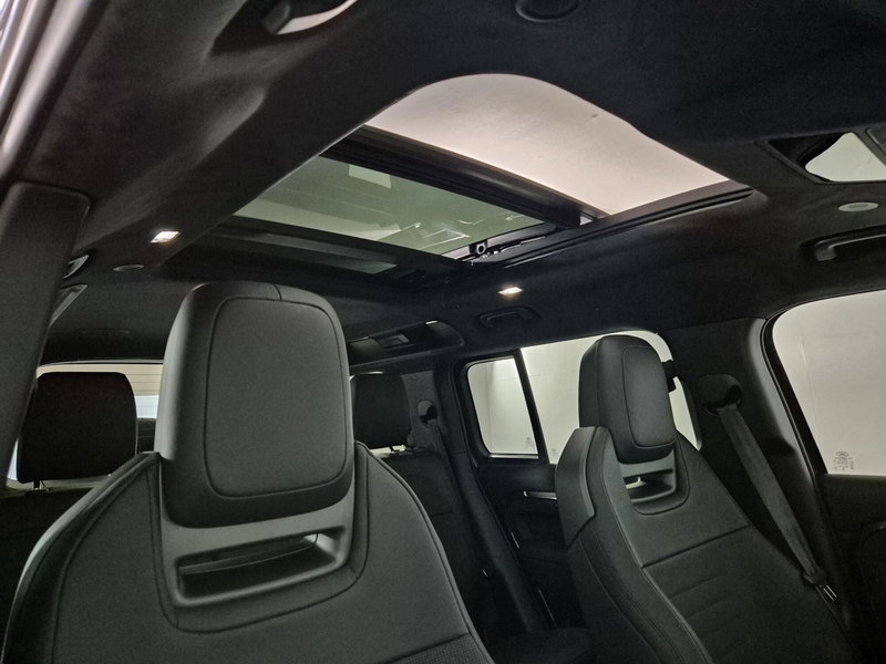 Land Rover Defender nuova a Torino (15)