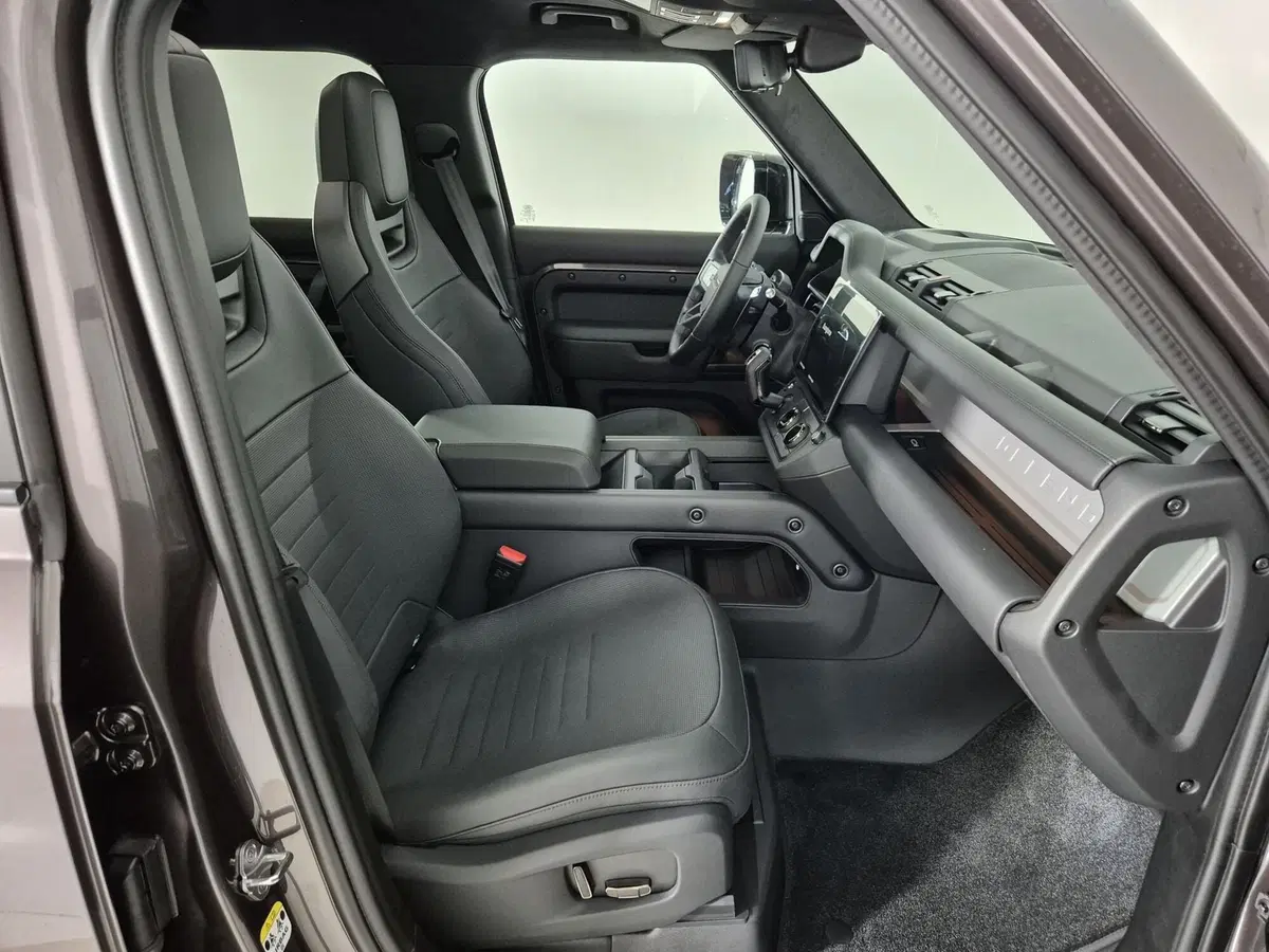 Land Rover Defender nuova a Torino (3)