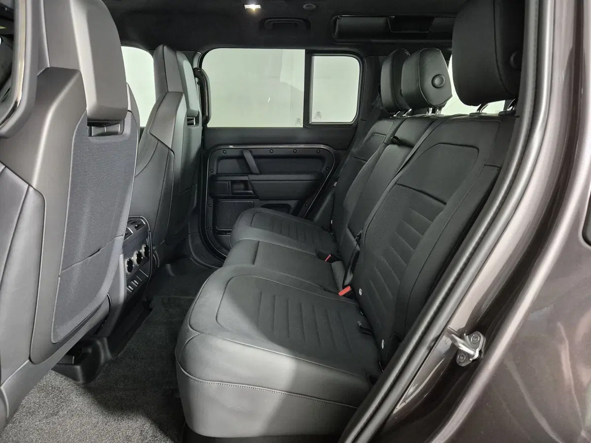 Land Rover Defender nuova a Torino (5)