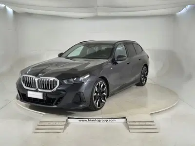 BMW Serie 5 Touring 520d  48V xdrive MSport auto del 2024 usata a Alba