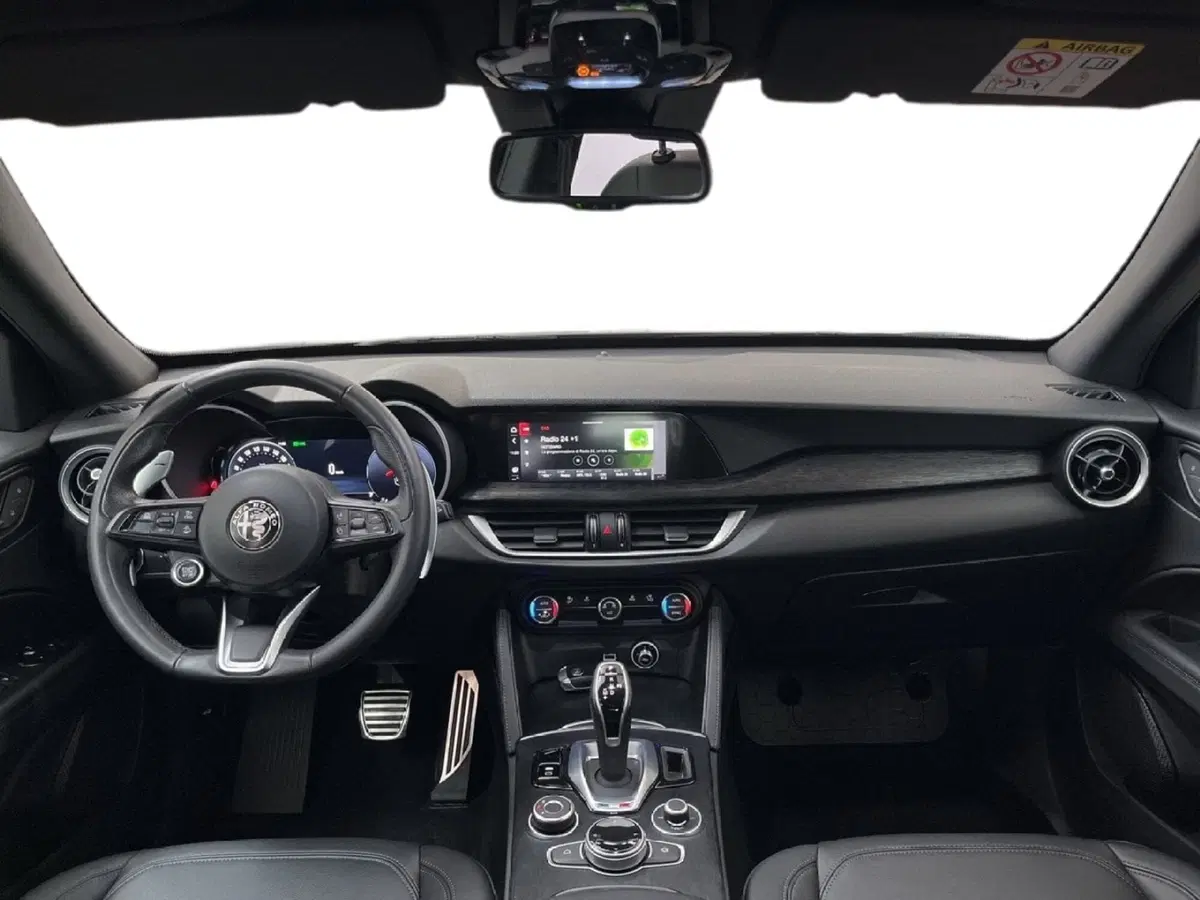 Alfa Romeo Stelvio usata a Torino (10)