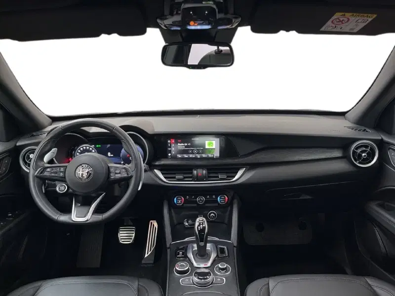 Alfa Romeo Stelvio usata a Torino (10)