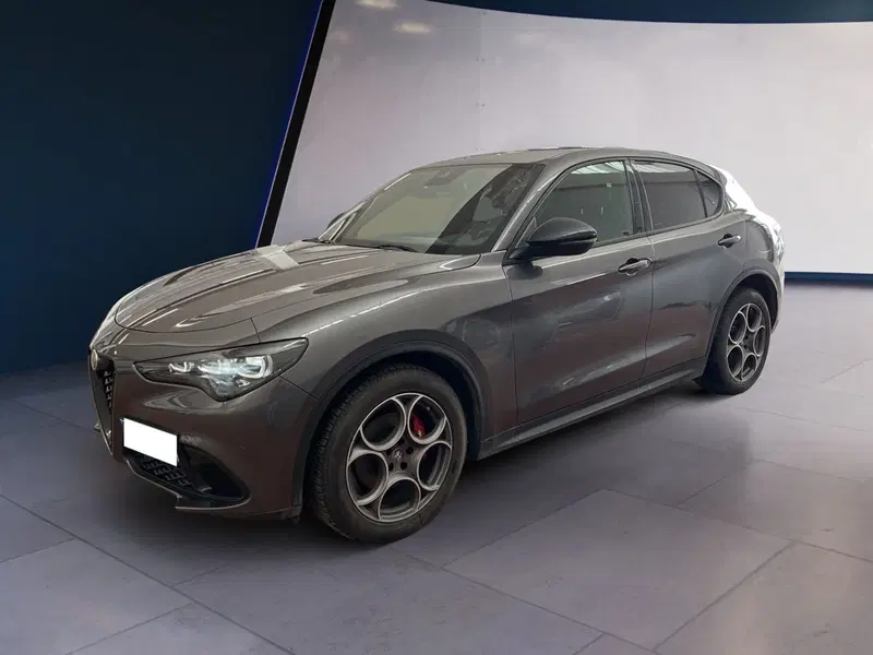 Alfa Romeo Stelvio usata a Torino (2)