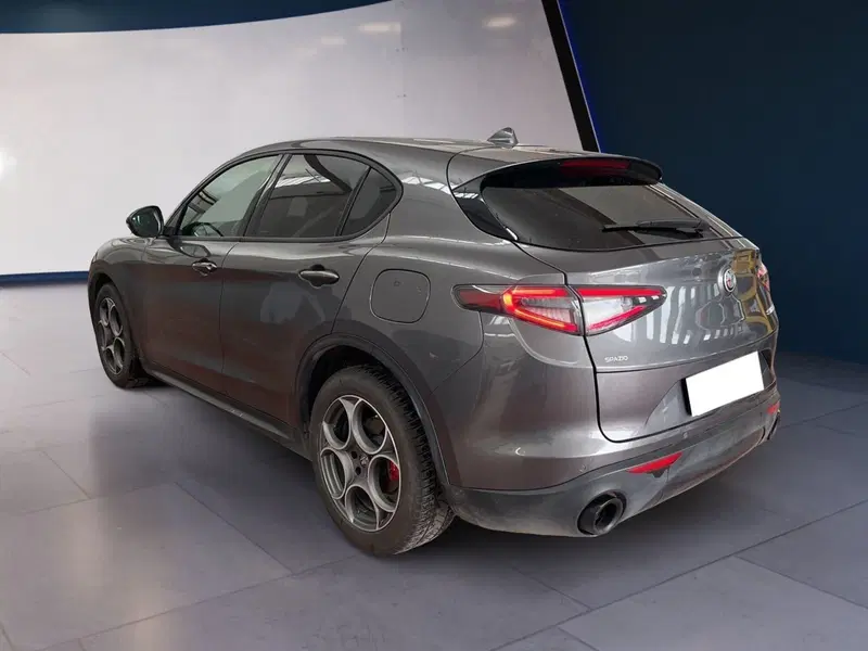 Alfa Romeo Stelvio usata a Torino (6)