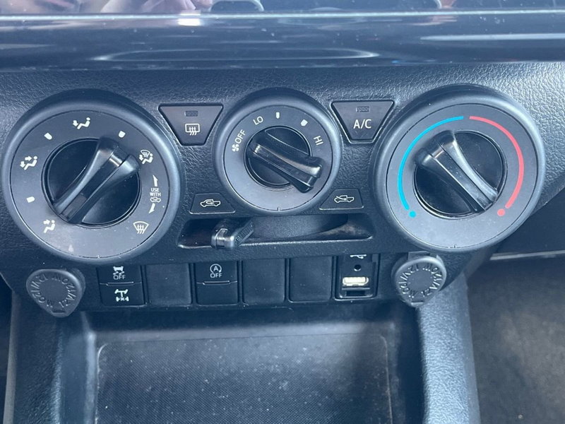 Toyota Hilux usata a Ragusa (13)