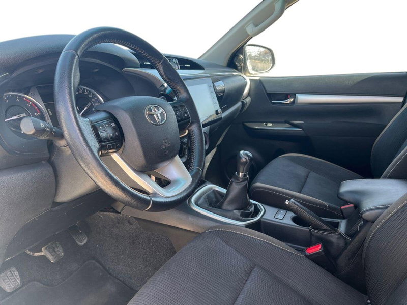 Toyota Hilux usata a Ragusa (7)