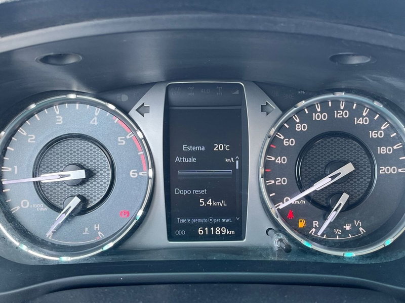 Toyota Hilux usata a Ragusa (9)