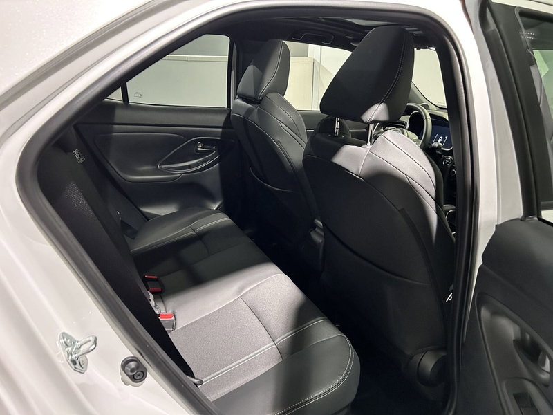 Toyota Yaris Cross nuova a Milano (9)