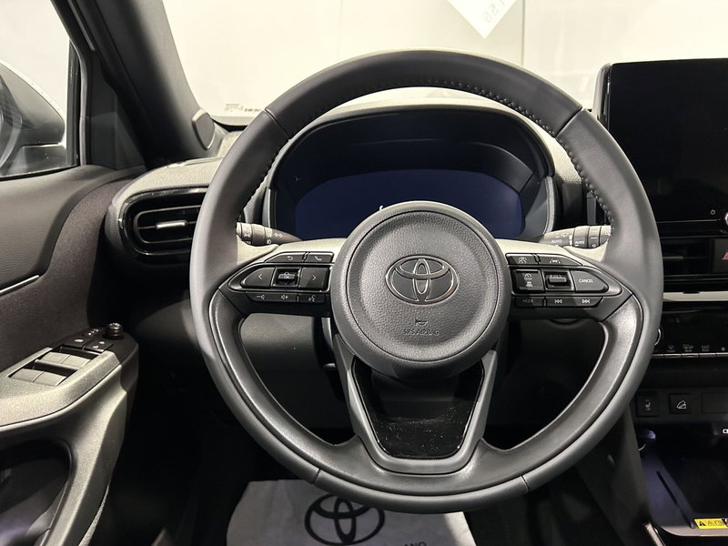 Toyota Yaris Cross nuova a Milano (11)