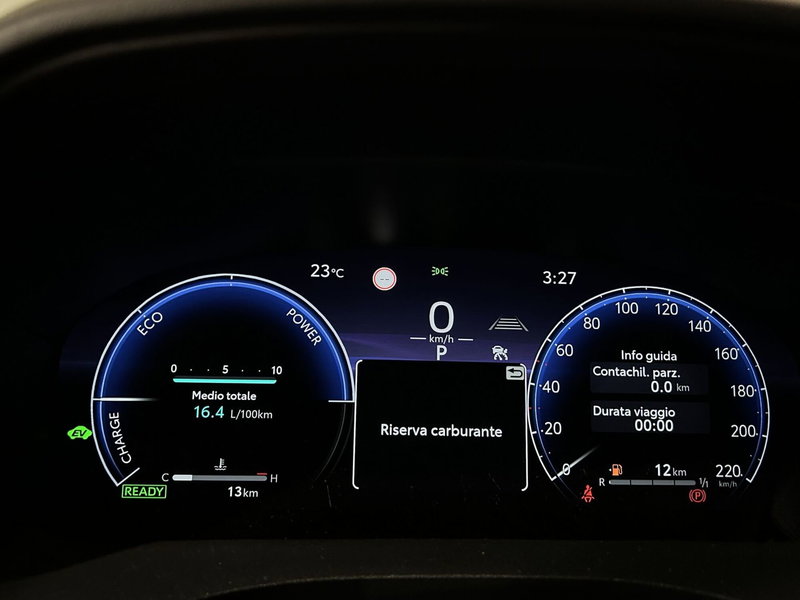 Toyota Yaris Cross nuova a Milano (13)