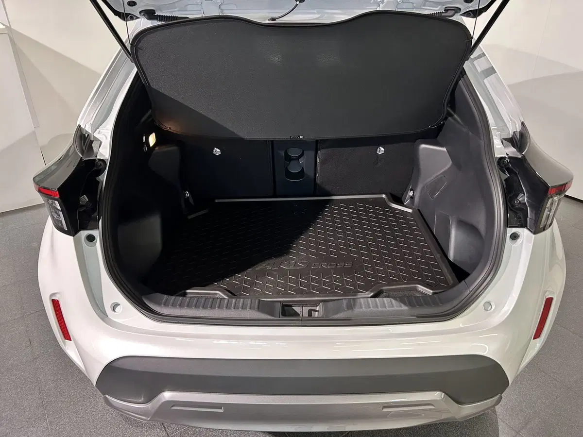 Toyota Yaris Cross nuova a Milano (5)