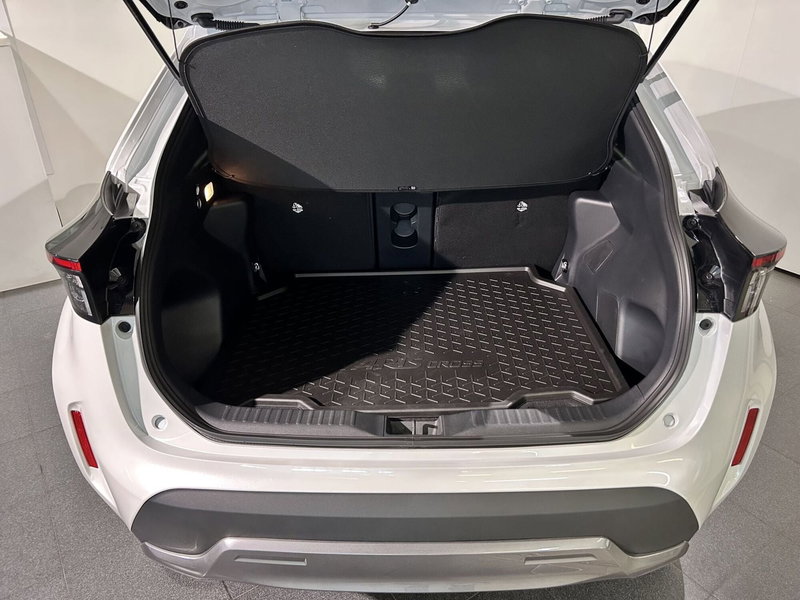 Toyota Yaris Cross nuova a Milano (5)