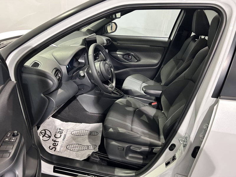 Toyota Yaris Cross nuova a Milano (7)