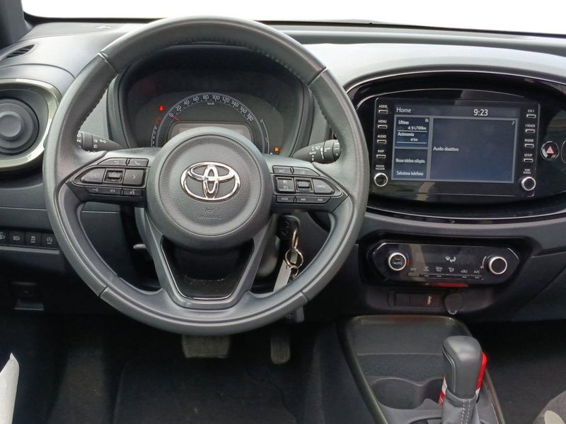 Toyota Aygo X usata a Milano (8)