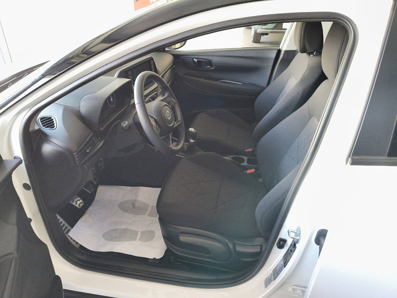 Hyundai Bayon nuova a Macerata (17)