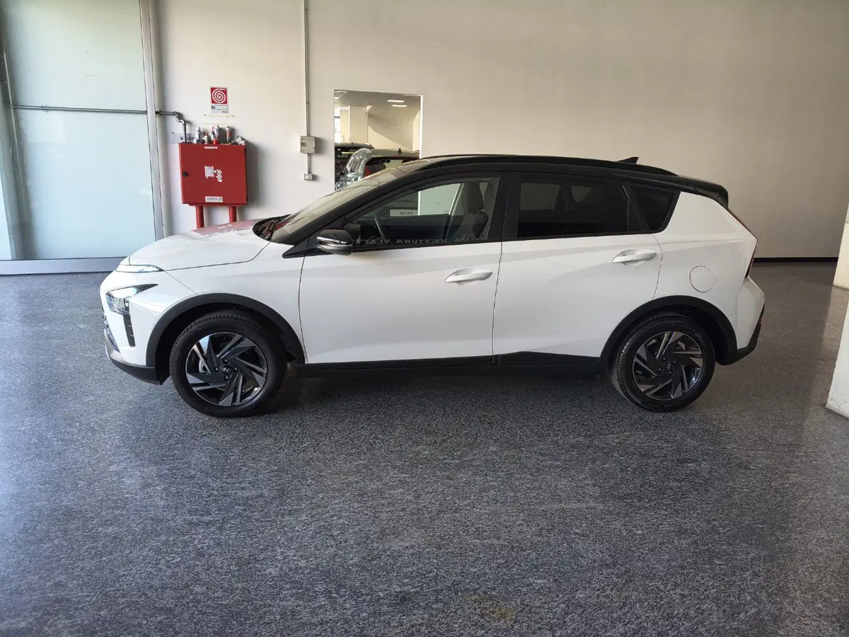 Hyundai Bayon nuova a Macerata (2)