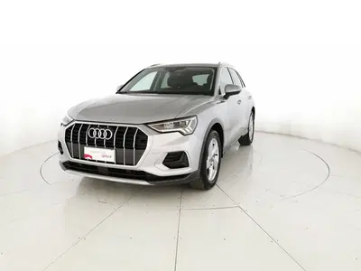 Audi Q3 35 2.0 tdi Business Advanced s-tronic del 2025 usata a San Salvo