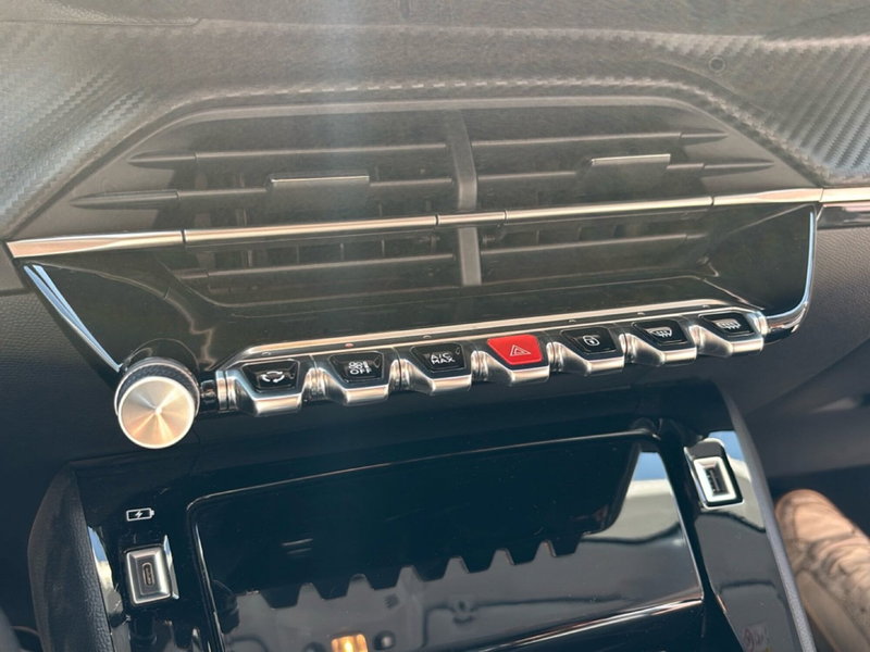 Peugeot 208 usata a Bologna (14)