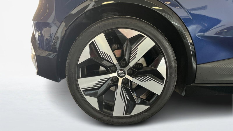 Renault Megane E-Tech Electric usata a Catania (17)