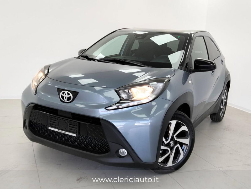 Toyota Aygo X nuova a Como