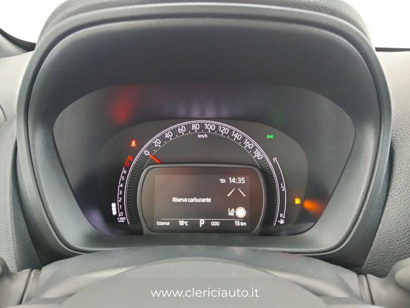 Toyota Aygo X nuova a Como (10)