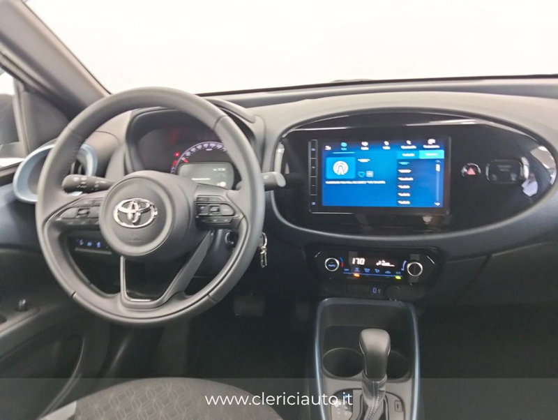 Toyota Aygo X nuova a Como (11)