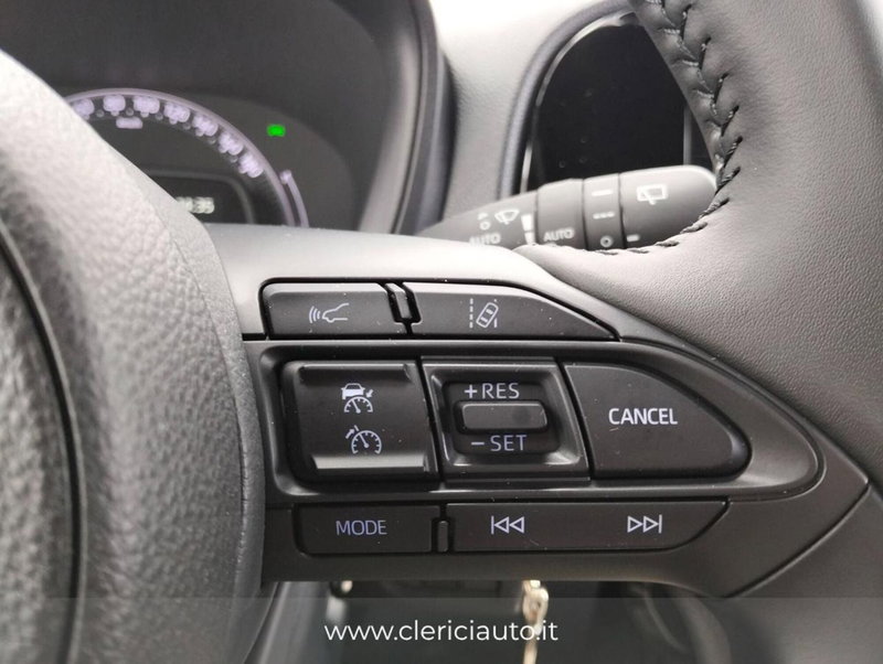 Toyota Aygo X nuova a Como (12)