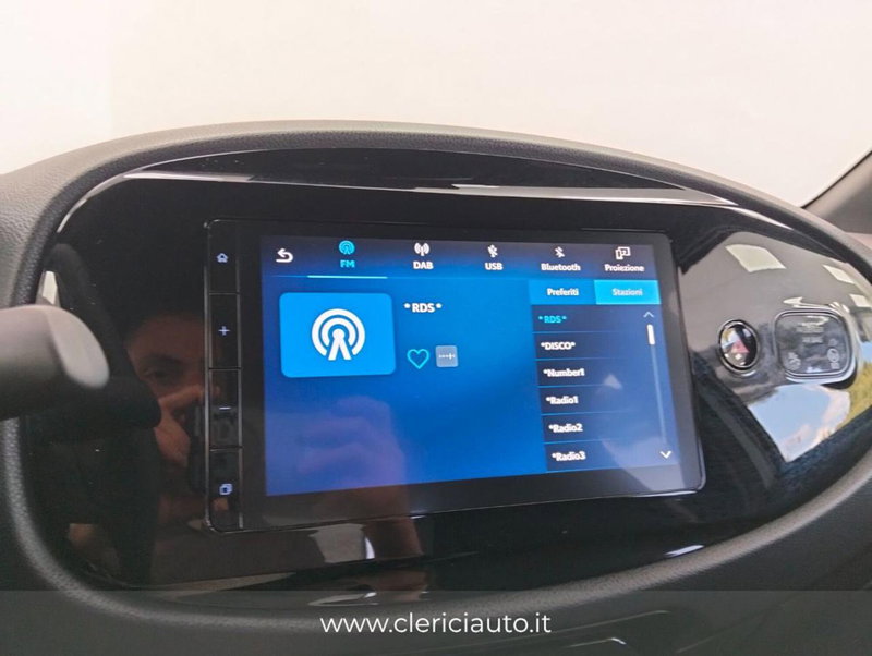 Toyota Aygo X nuova a Como (13)