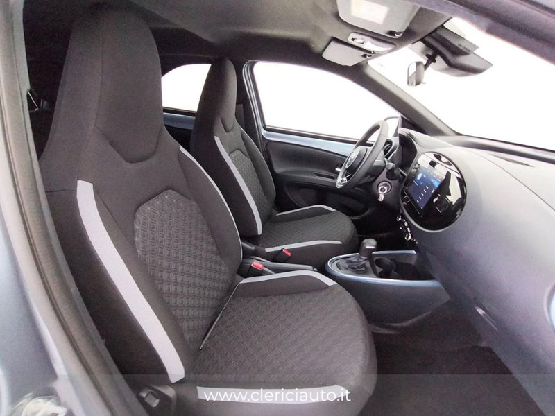 Toyota Aygo X nuova a Como (3)