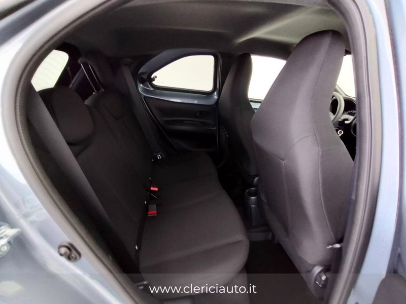 Toyota Aygo X nuova a Como (5)