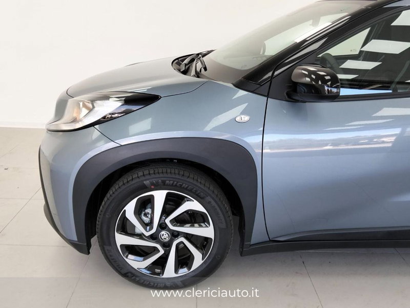 Toyota Aygo X nuova a Como (9)