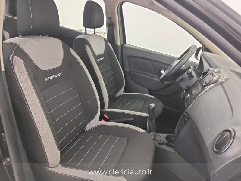 Dacia Sandero usata a Como (3)