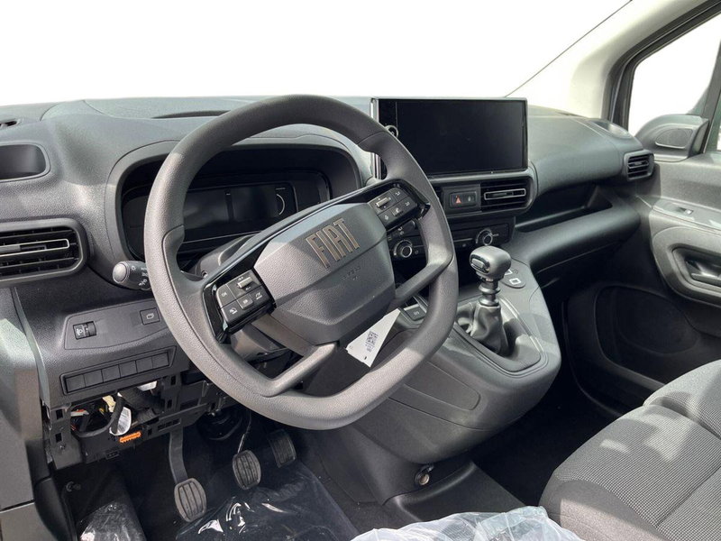 Fiat e-Doblò Furgone nuova a Bari (10)