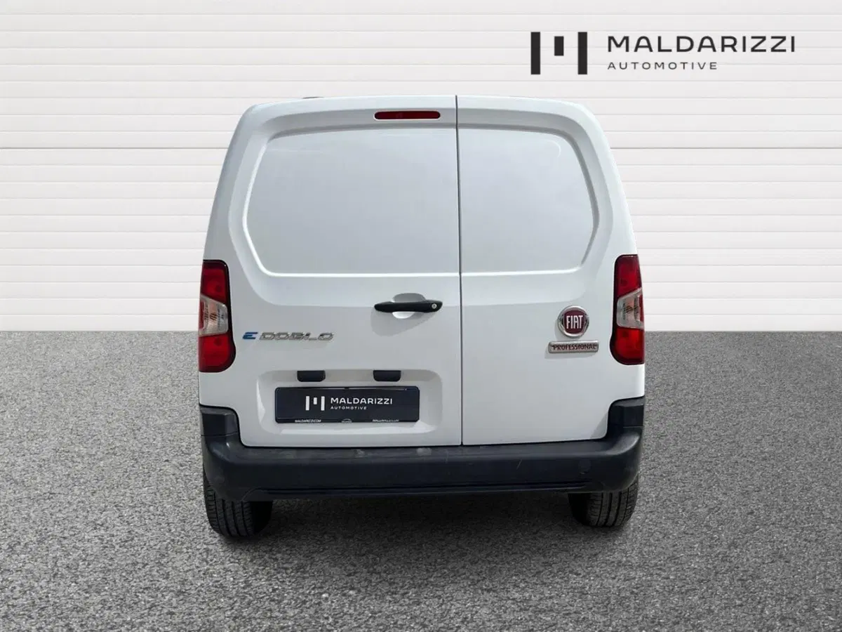Fiat e-Doblò Furgone nuova a Bari (3)