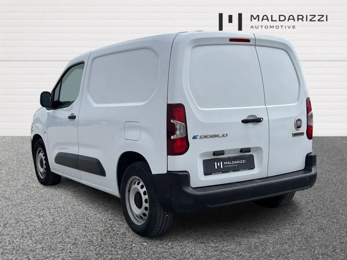 Fiat e-Doblò Furgone nuova a Bari (4)