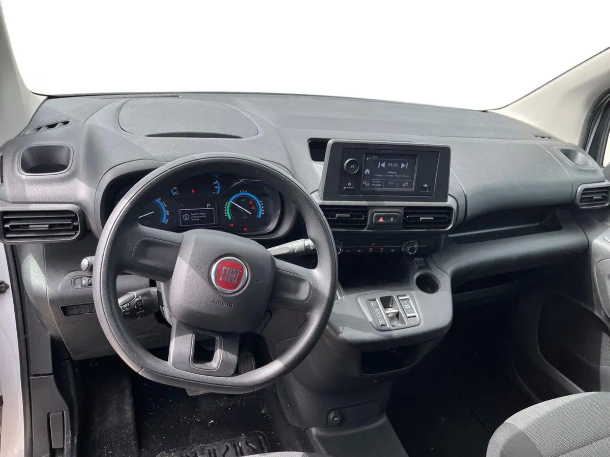 Fiat e-Doblò Furgone nuova a Bari (8)