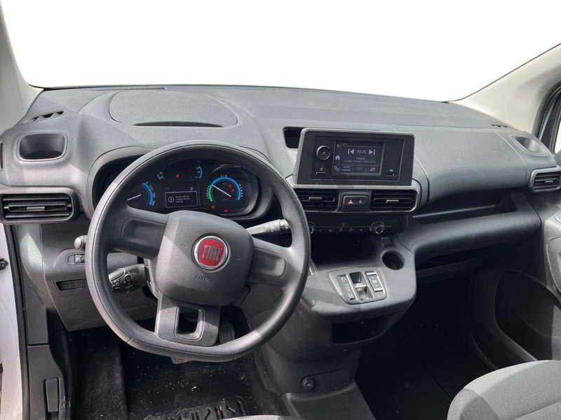 Fiat e-Doblò Furgone nuova a Bari (8)
