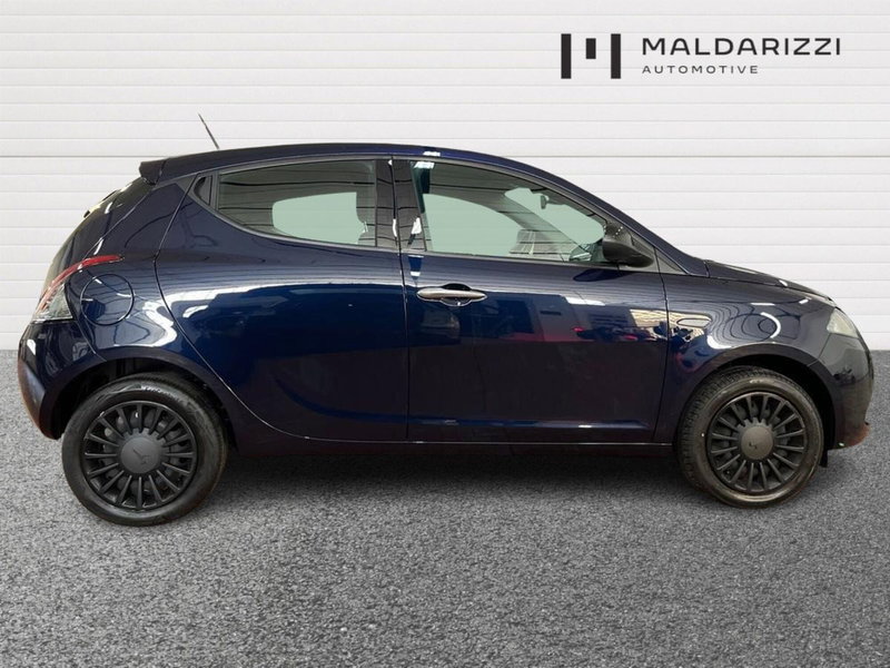 Lancia Ypsilon usata a Taranto (5)