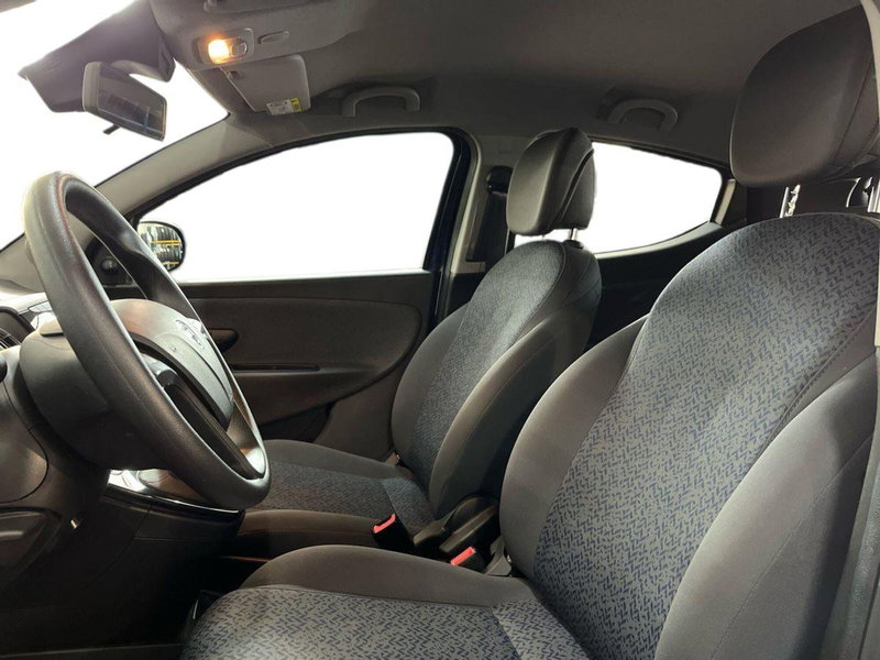 Lancia Ypsilon usata a Taranto (7)