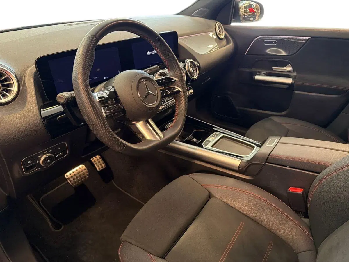 Mercedes-Benz GLA SUV usata a Bari (10)
