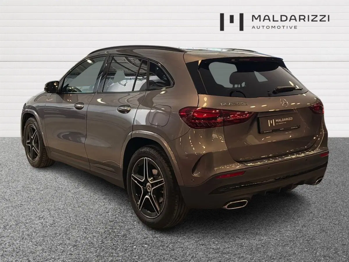 Mercedes-Benz GLA SUV usata a Bari (4)