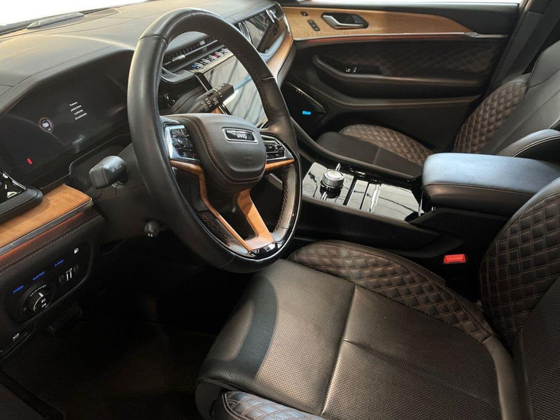 Jeep Grand Cherokee usata a Bari (10)
