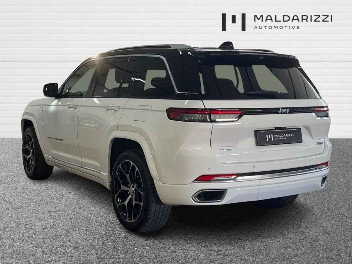 Jeep Grand Cherokee usata a Bari (4)
