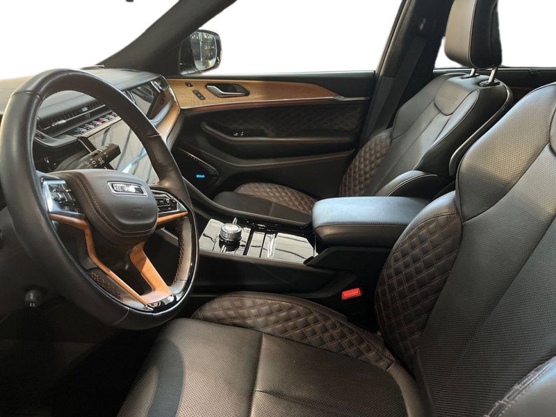 Jeep Grand Cherokee usata a Bari (7)