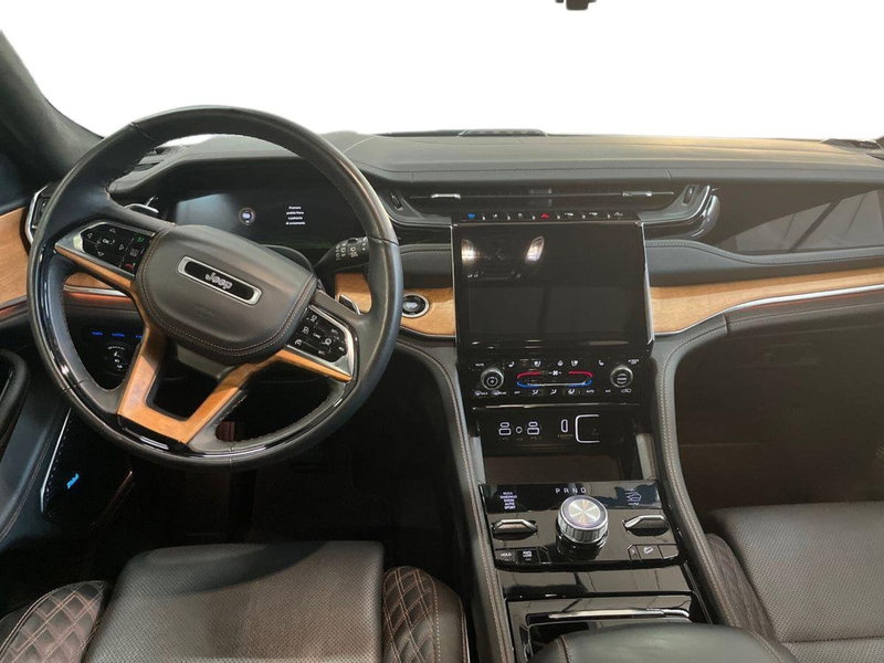 Jeep Grand Cherokee usata a Bari (8)